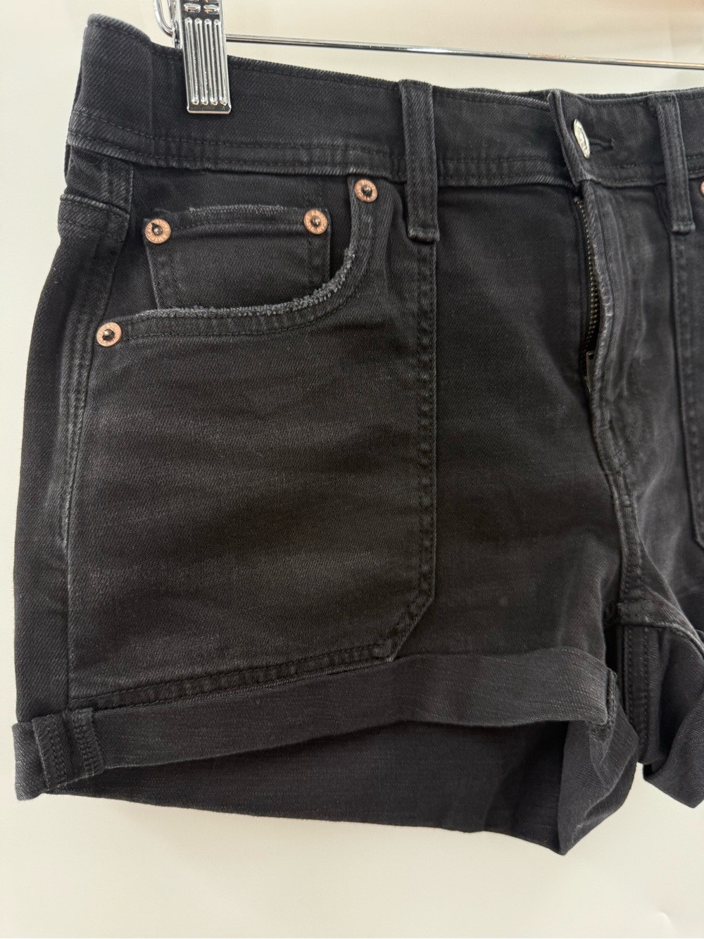 American Eagle Easy Shortie Black Wash Stretch Waistband Jean Shorts Size 0 - Picture 3 of 11